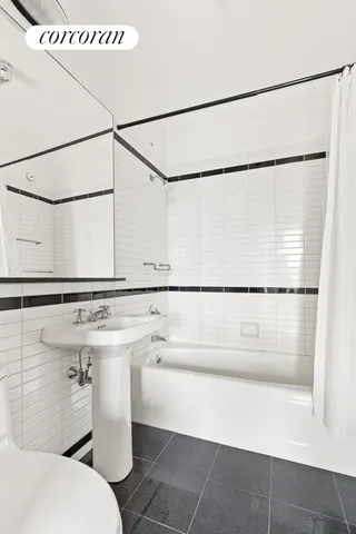 $2,025,000 | 360 East 88th Street, Unit 19D | Upper East Side