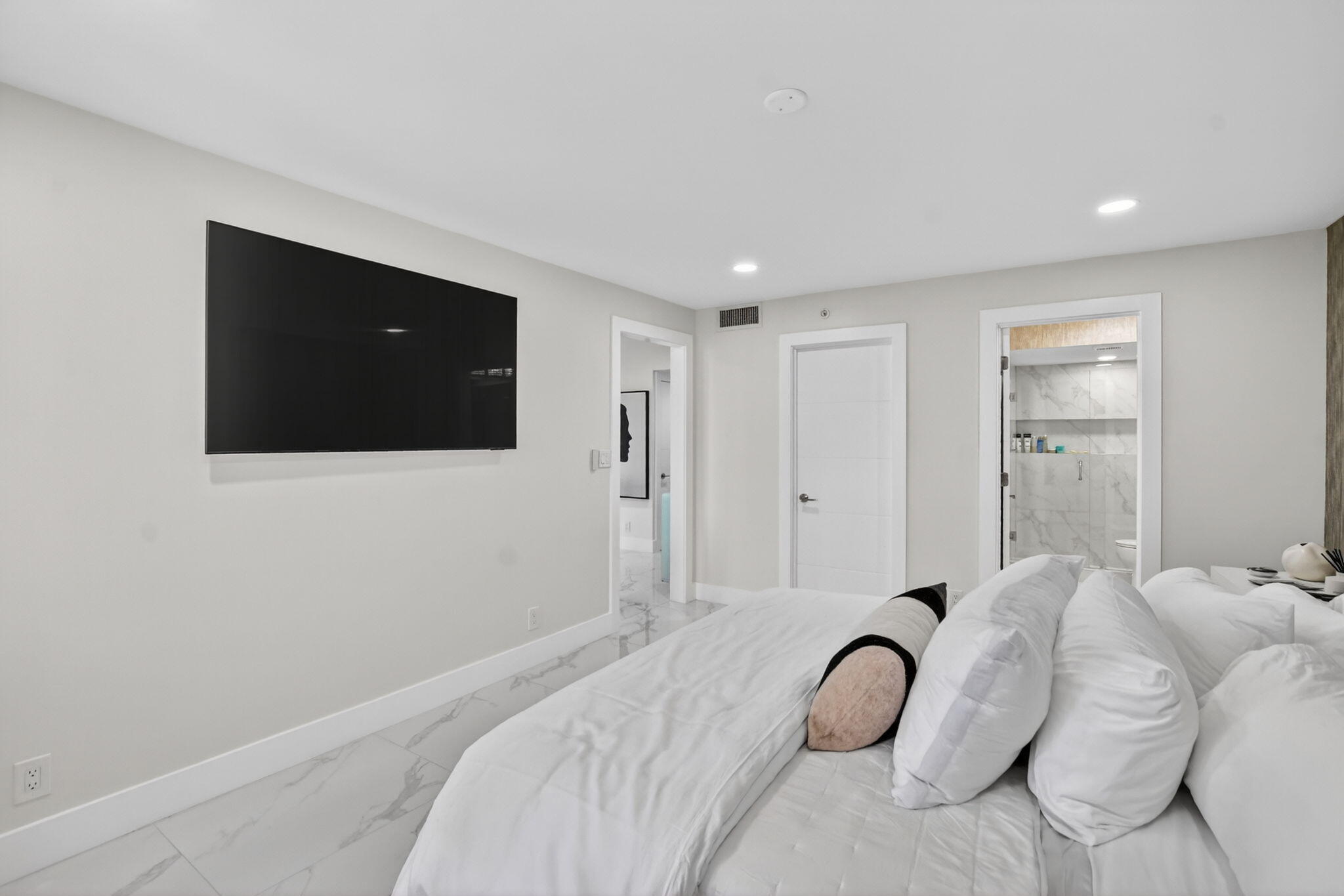 7738 Lakeside Boulevard, Unit 362 Boca Raton, FL 33434 - Photo 19 of 90 Main bedroom