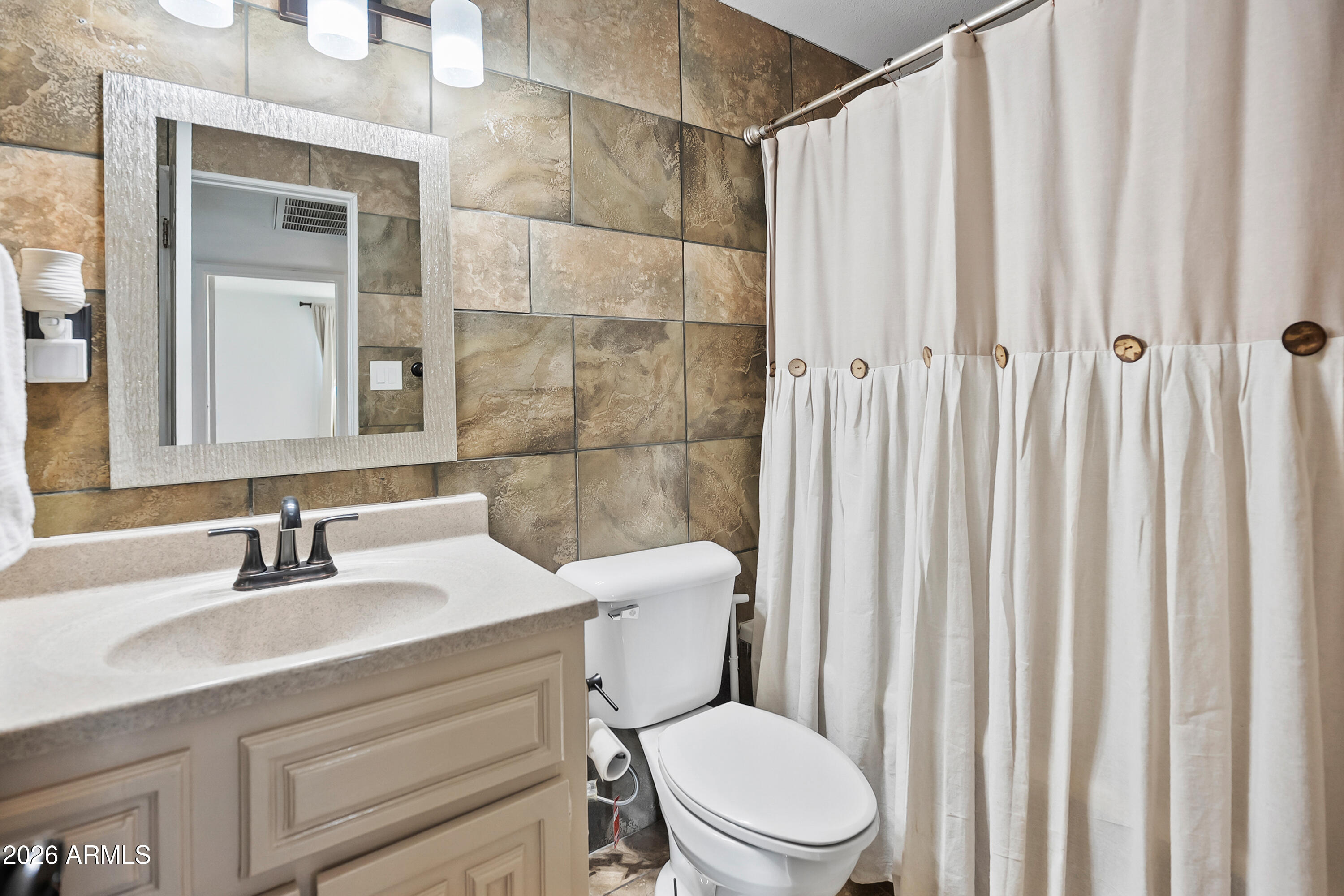 3628 East Hearn Road Phoenix, AZ 85032 - Photo 13 of 24 3628 E Hearn Rd-bath 2