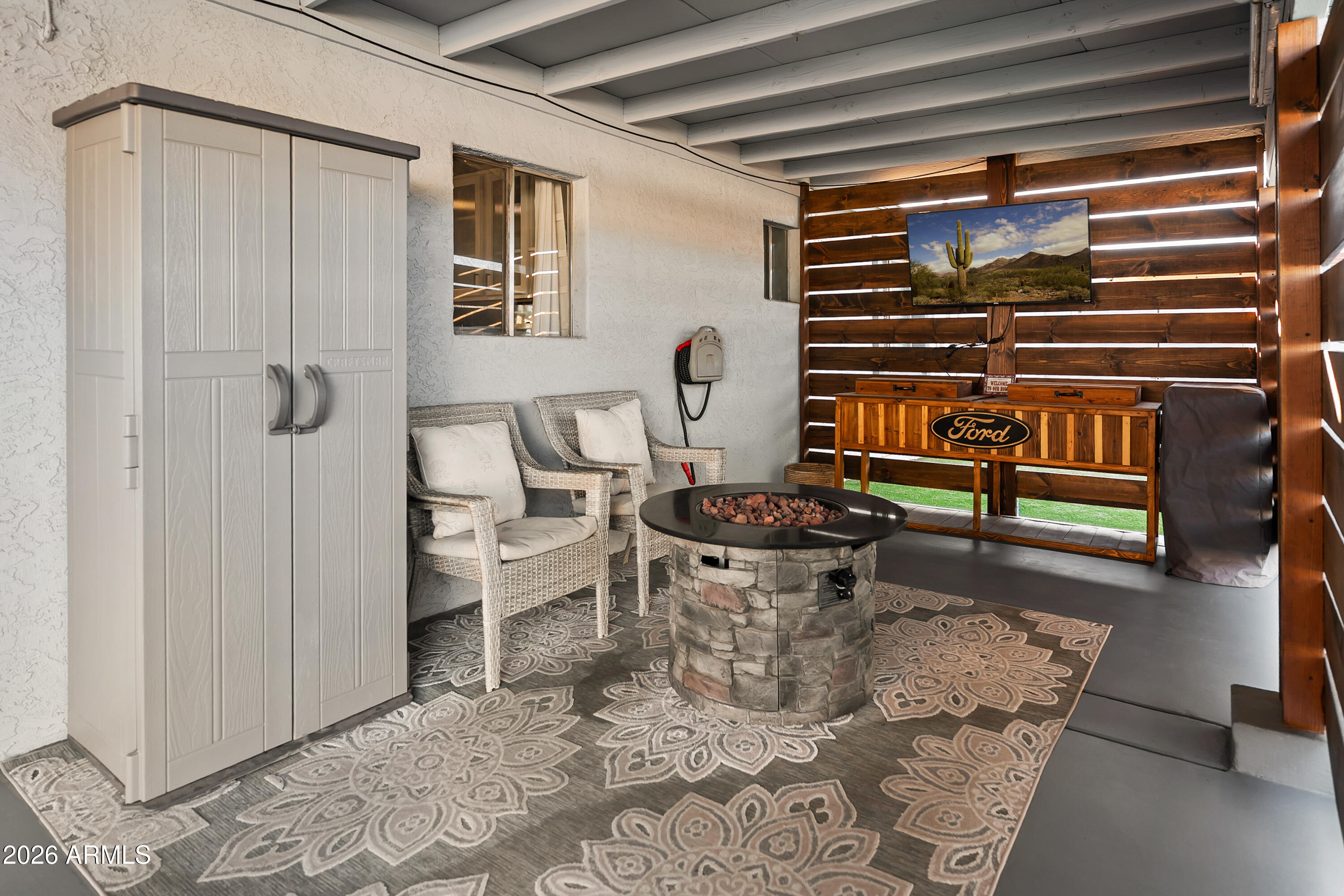 3628 East Hearn Road Phoenix, AZ 85032 - Photo 15 of 24 3628 E Hearn Rd-patio