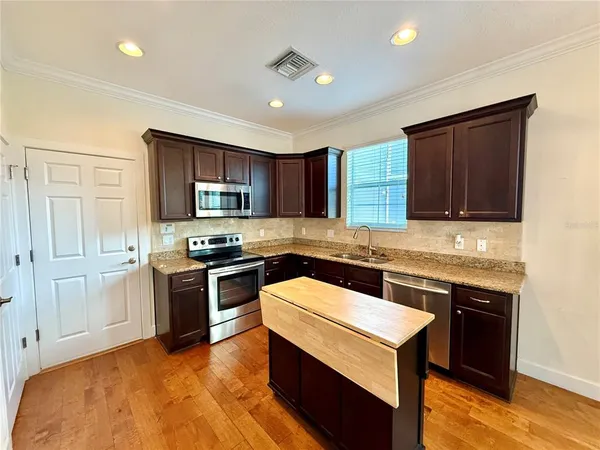 $2,495 | 633 Jetstar Lane, Oldsmar, FL 34677