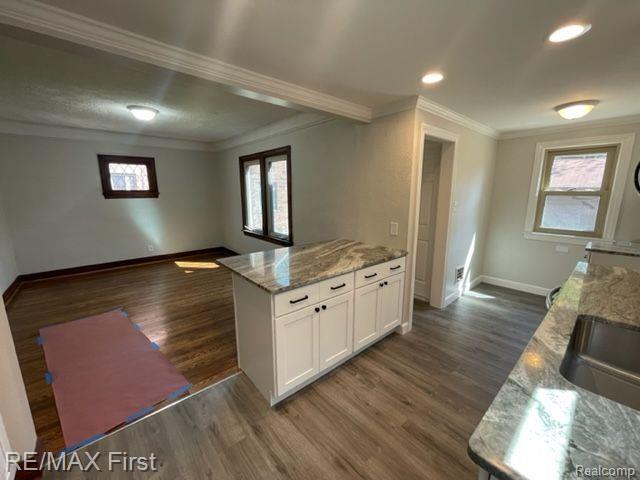 5774 Yorkshire Road Detroit, MI 48224 - Photo 14 of 24 Gallery Image 14
