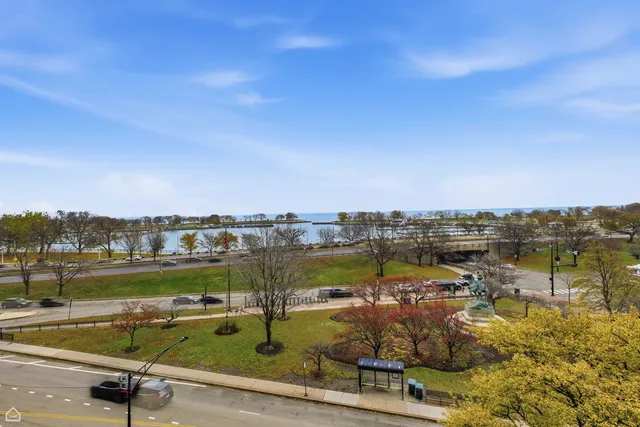$449,000 | 3200 North Lake Shore Drive, Unit 604, Chicago, IL 60657