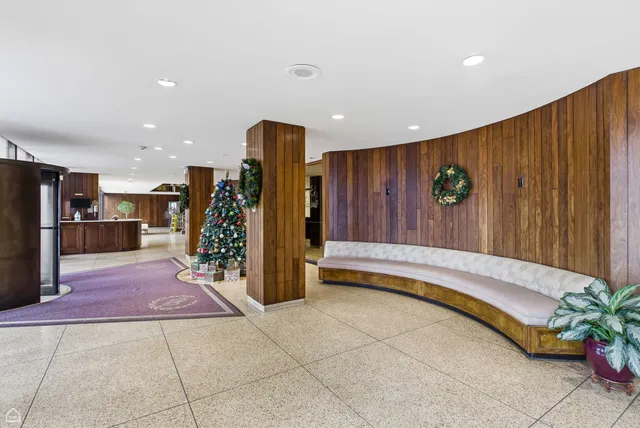 $449,000 | 3200 North Lake Shore Drive, Unit 604, Chicago, IL 60657