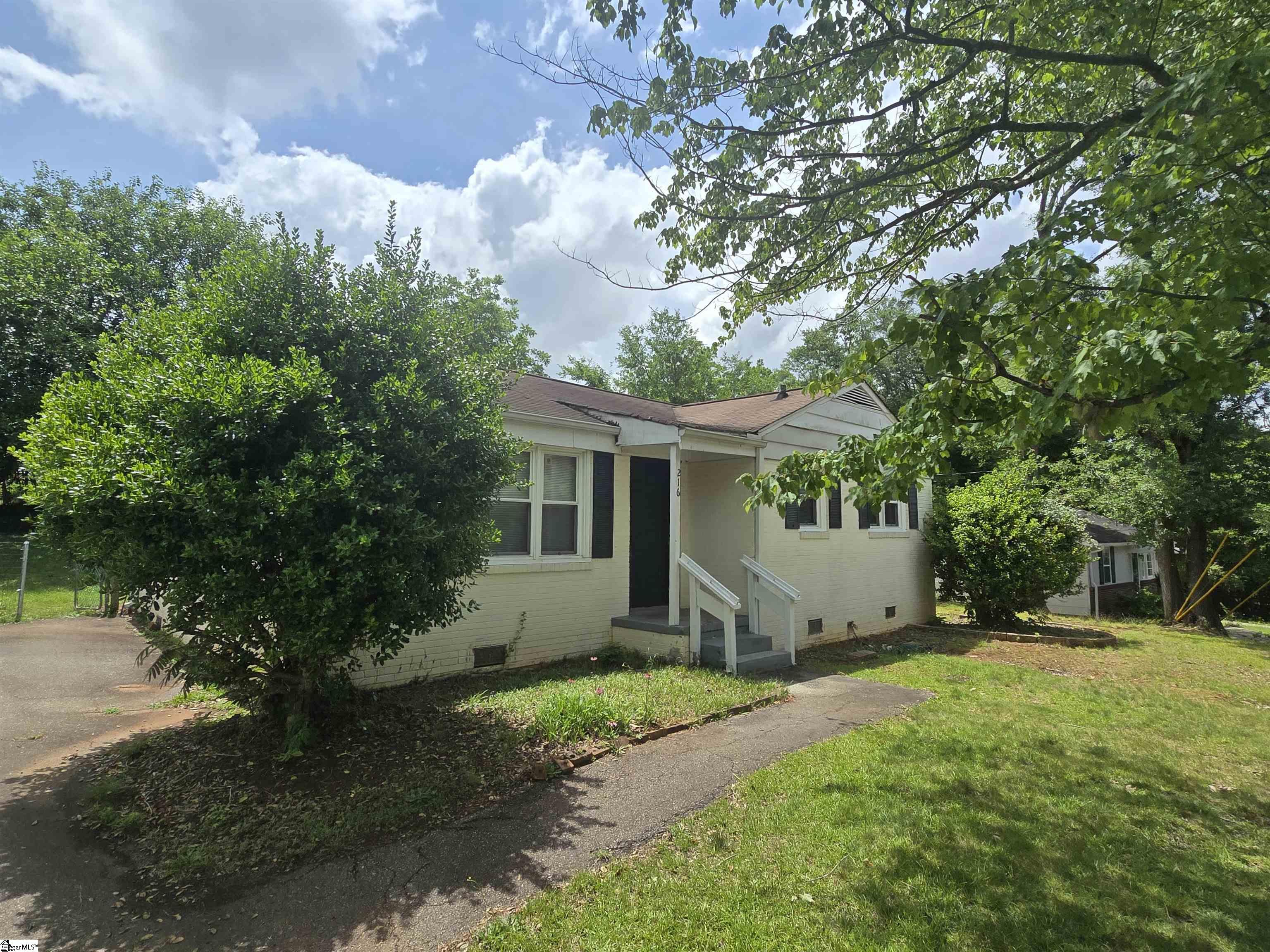 216 Keith Drive Greenville, SC 29607 - Photo 13 of 16