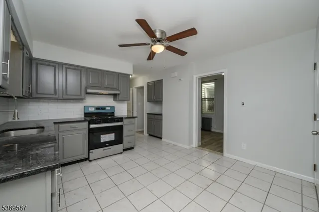 $2,900 | 23 Komorn Street, Unit 1, Newark, NJ 07105