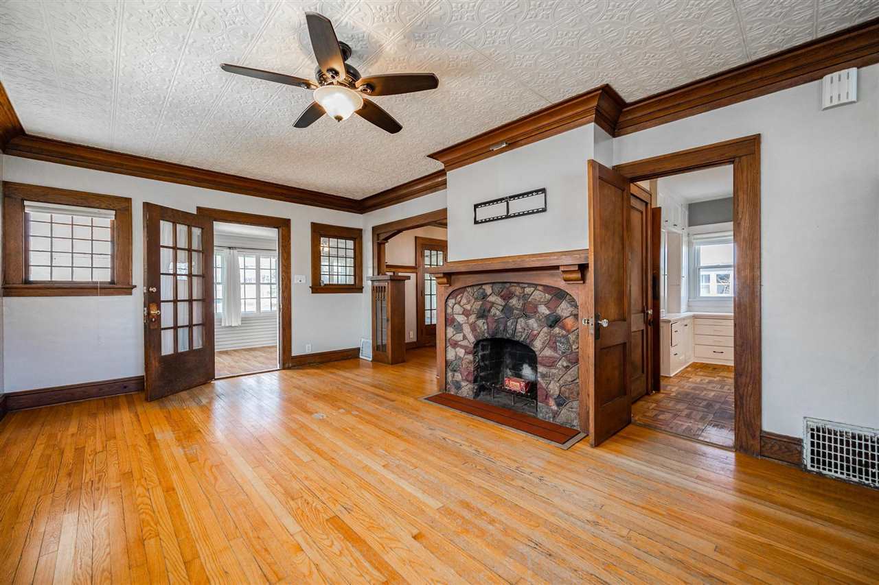 1600 Center Point Road Northeast Cedar Rapids, IA 52402 - Photo 4 of 33 Gallery Image 4