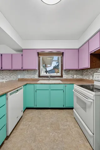 $420,000 | 122 Hillside Circle, New Glarus, WI 53574