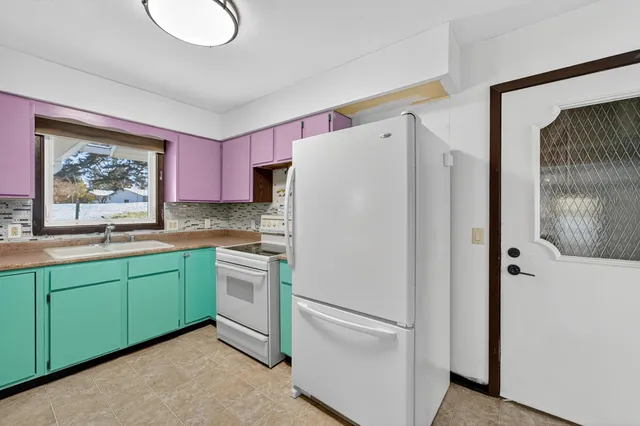 $420,000 | 122 Hillside Circle, New Glarus, WI 53574