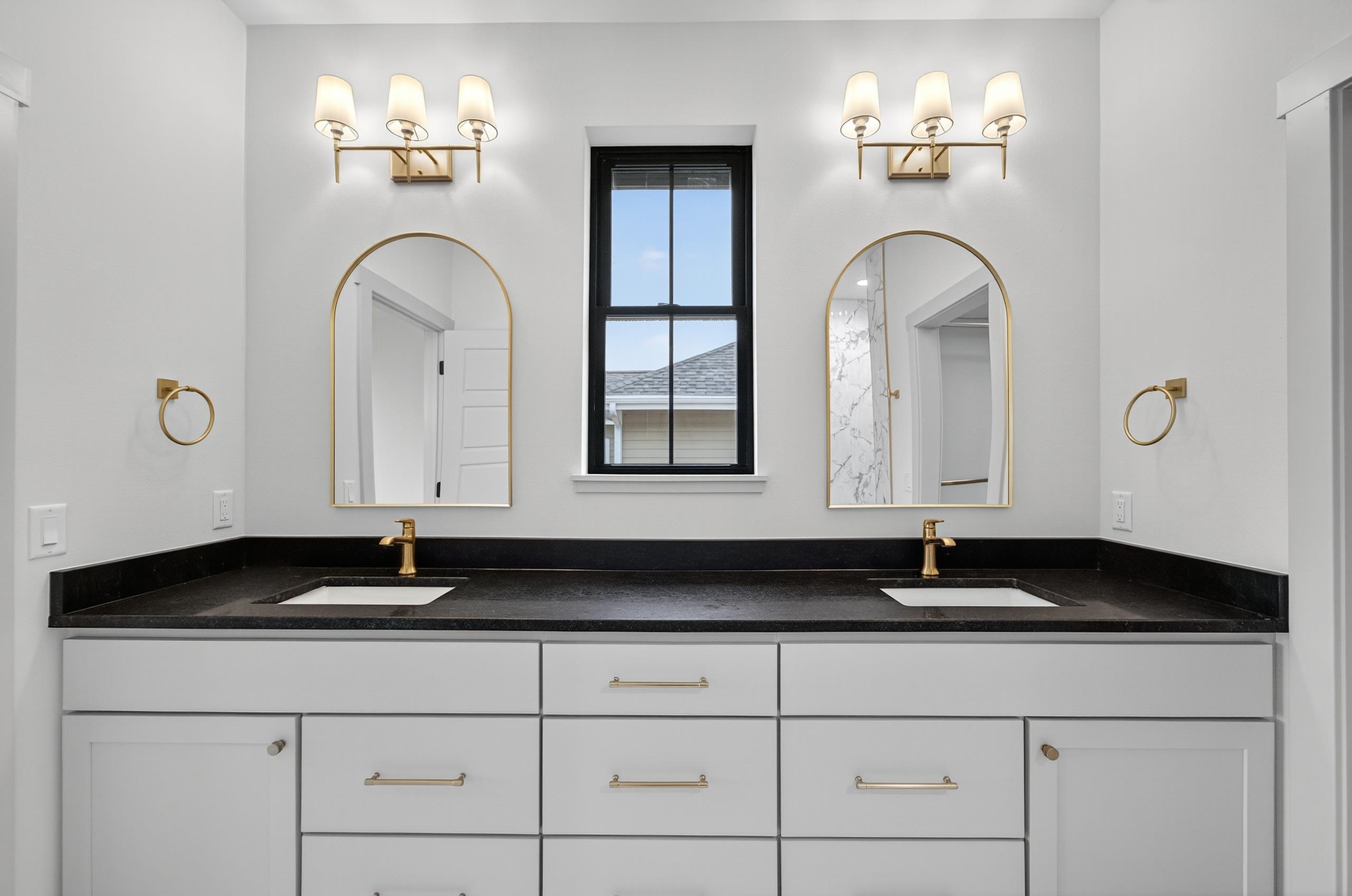 822 Westbridge Waunakee, WI 53597 - Photo 38 of 62