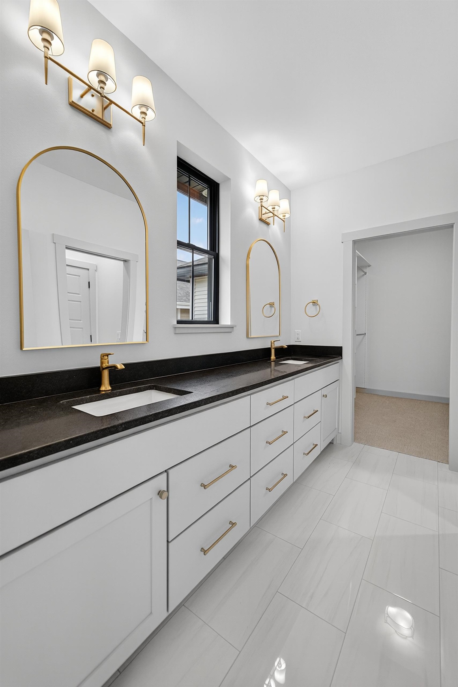 822 Westbridge Waunakee, WI 53597 - Photo 39 of 62