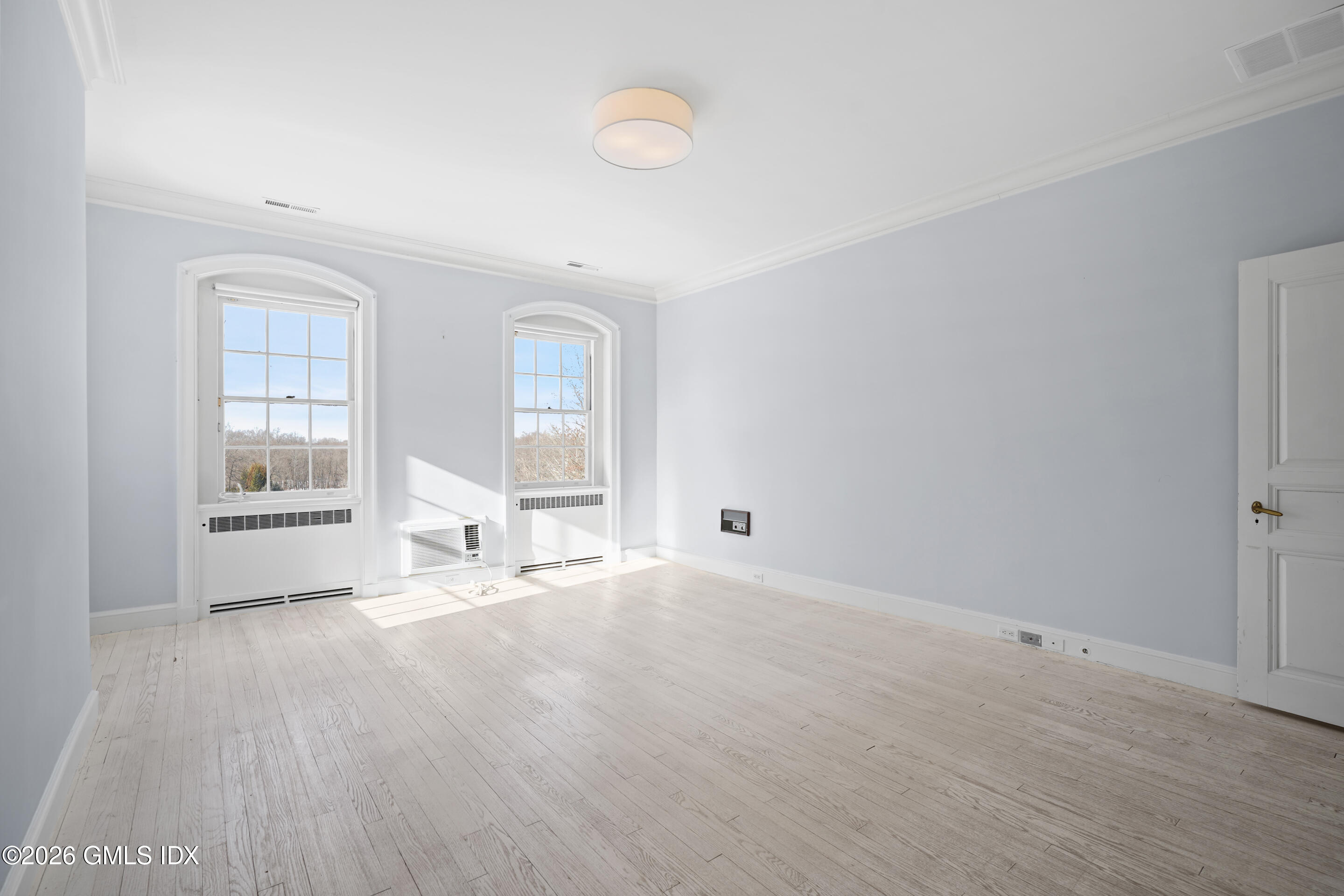 188 Round Hill Road Greenwich, CT 06831 - Photo 13 of 30 PRIMARY SUITE