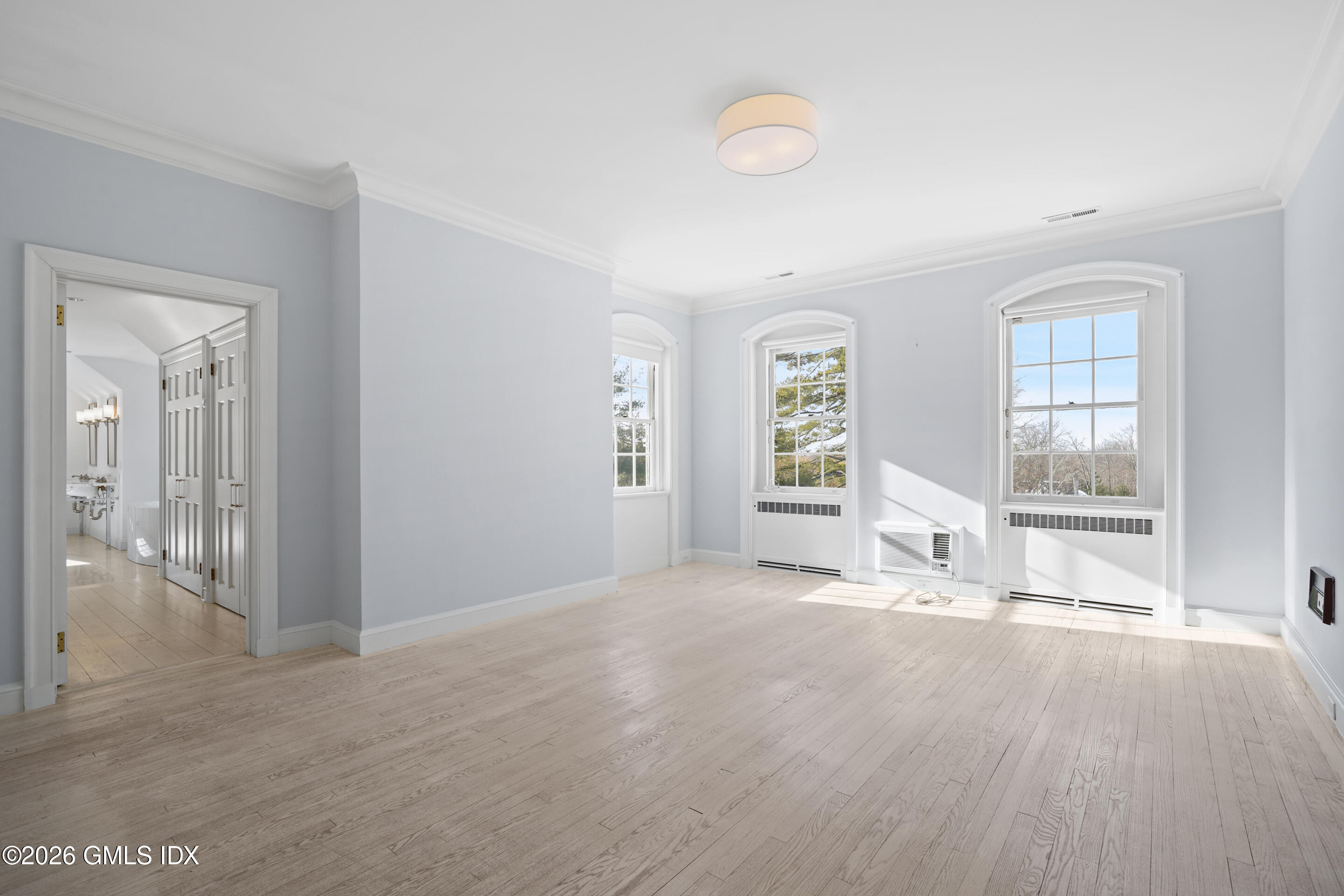 188 Round Hill Road Greenwich, CT 06831 - Photo 14 of 30 PRIMARY SUITE