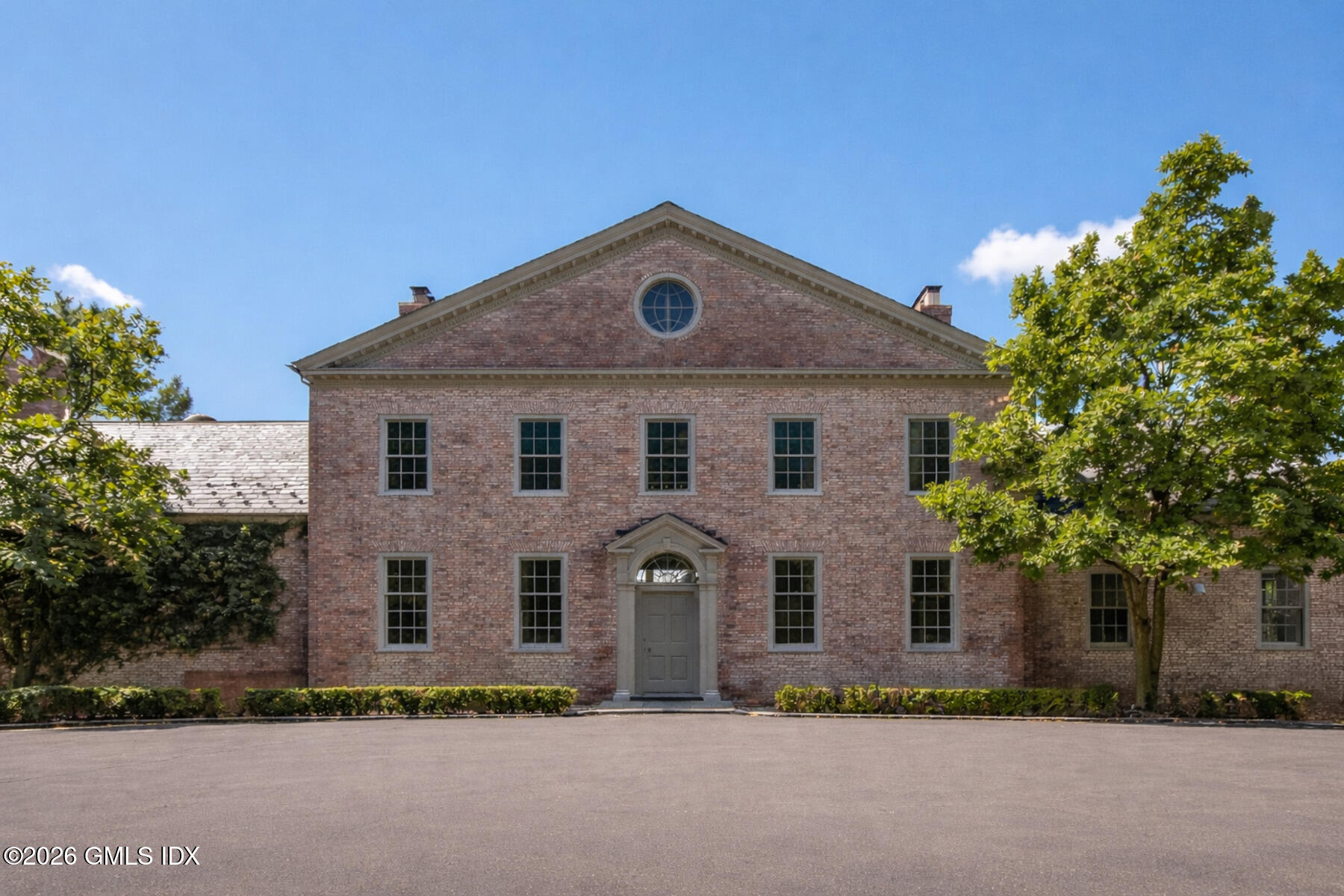 188 Round Hill Road Greenwich, CT 06831 - Photo 24 of 30 FRONT