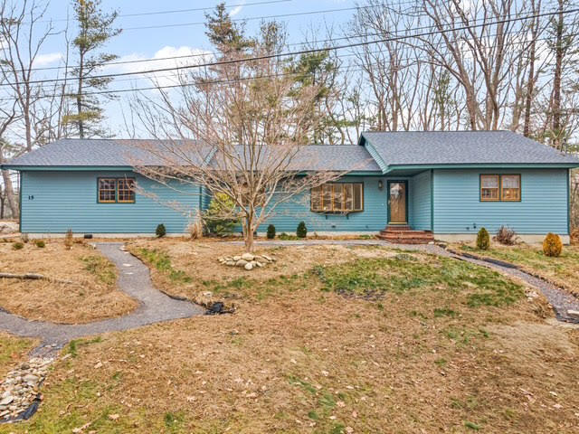 15 Robinhood Road Cape Elizabeth, ME 04107 - Photo 1 of 3 exterior2