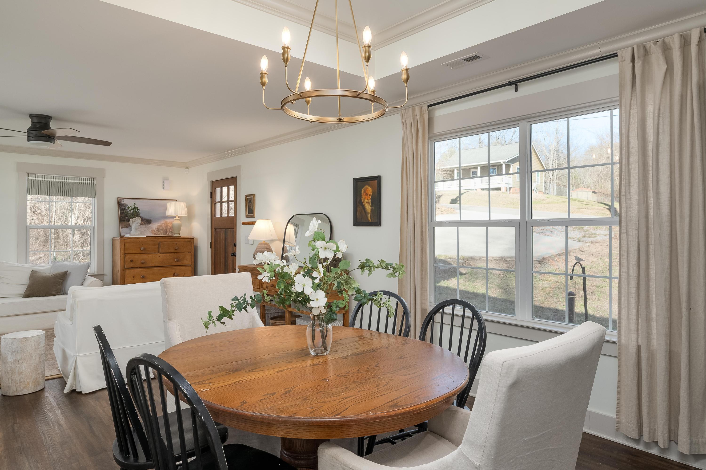 168 Middle Road Lookout Mountain, GA 30750 - Photo 12 of 26 2026_01_January_168_Middle_Rd_0020