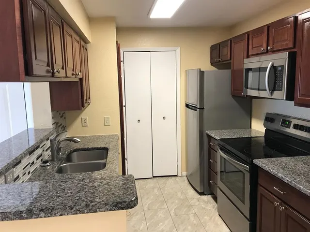 $1,495 | 4301 Lizshire Lane, Unit 203, Orlando, FL 32822