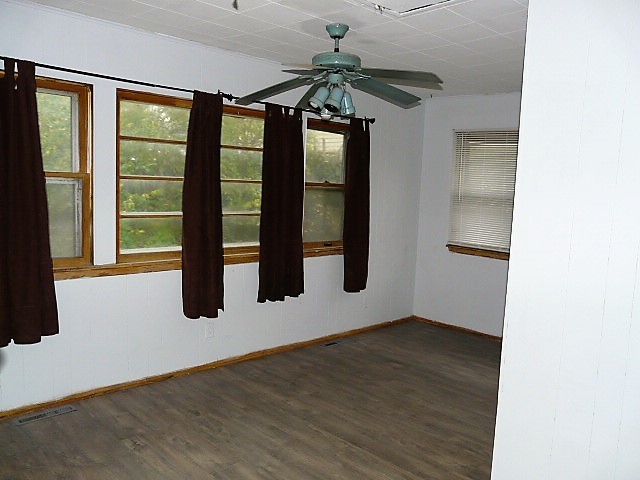 28459 Valley Road Ingleside, IL 60041 - Photo 4 of 11 an empty room with windows and closet