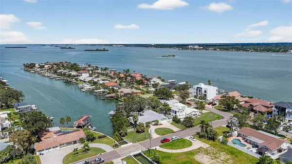 $1,799,000 | 514 Windward Passage, Clearwater Beach, FL 33767