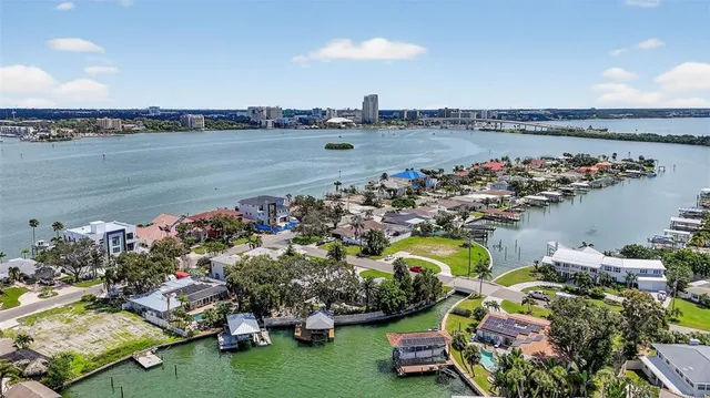 $1,799,000 | 514 Windward Passage, Clearwater Beach, FL 33767