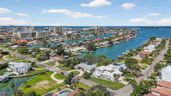 $1,799,000 | 514 Windward Passage, Clearwater Beach, FL 33767
