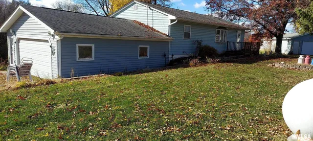 $135,000 | 862 270th Street, Viola, IL 61486