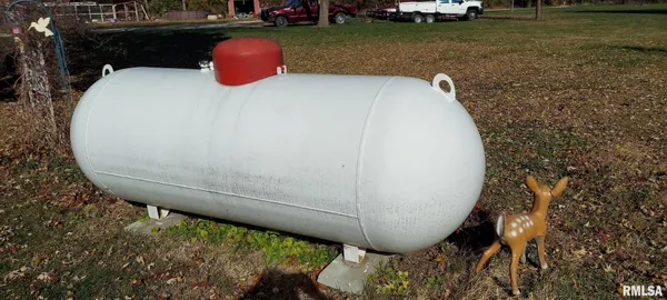 $100,000 | 862 270th Street, Viola, IL 61486