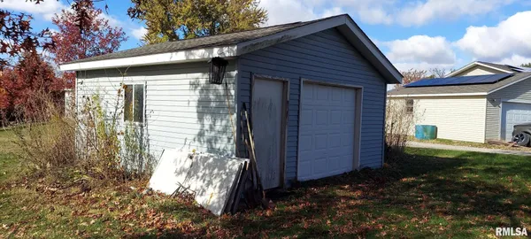 $100,000 | 862 270th Street, Viola, IL 61486