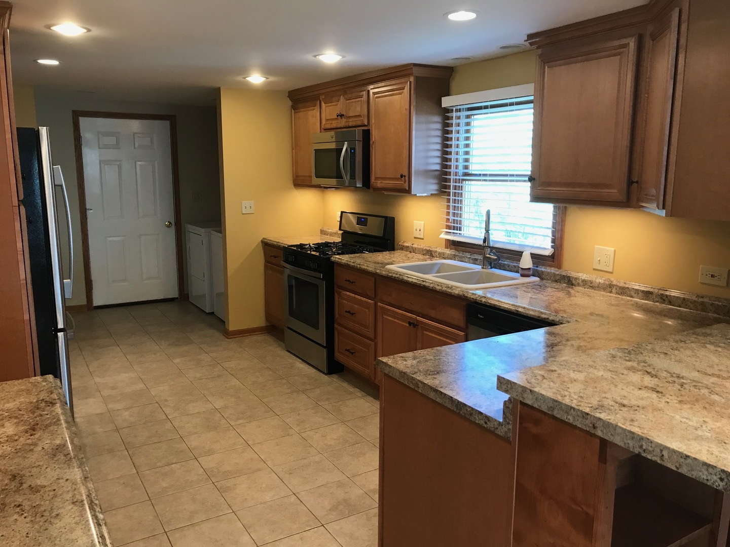 23781 North Quentin Road Lake Zurich, IL 60047 - Photo 13 of 33 Gallery Image 13