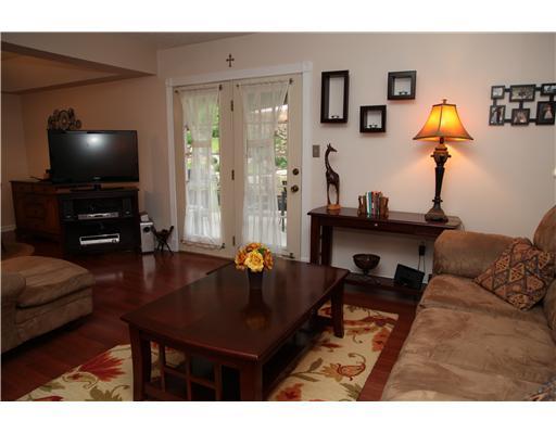 172 Old English Road Pittsburgh, PA 15237 - Photo 6 of 13 Living Room. Open to the dining room - note the dining room s tray ceiling in the top left corner of the image