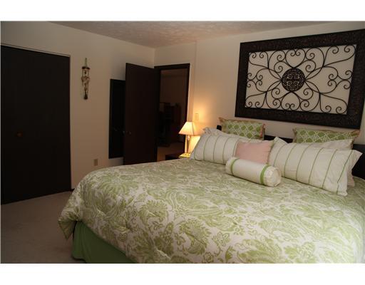 172 Old English Road Pittsburgh, PA 15237 - Photo 10 of 13 Master Bedroom. There is plenty of room for a king size bed.