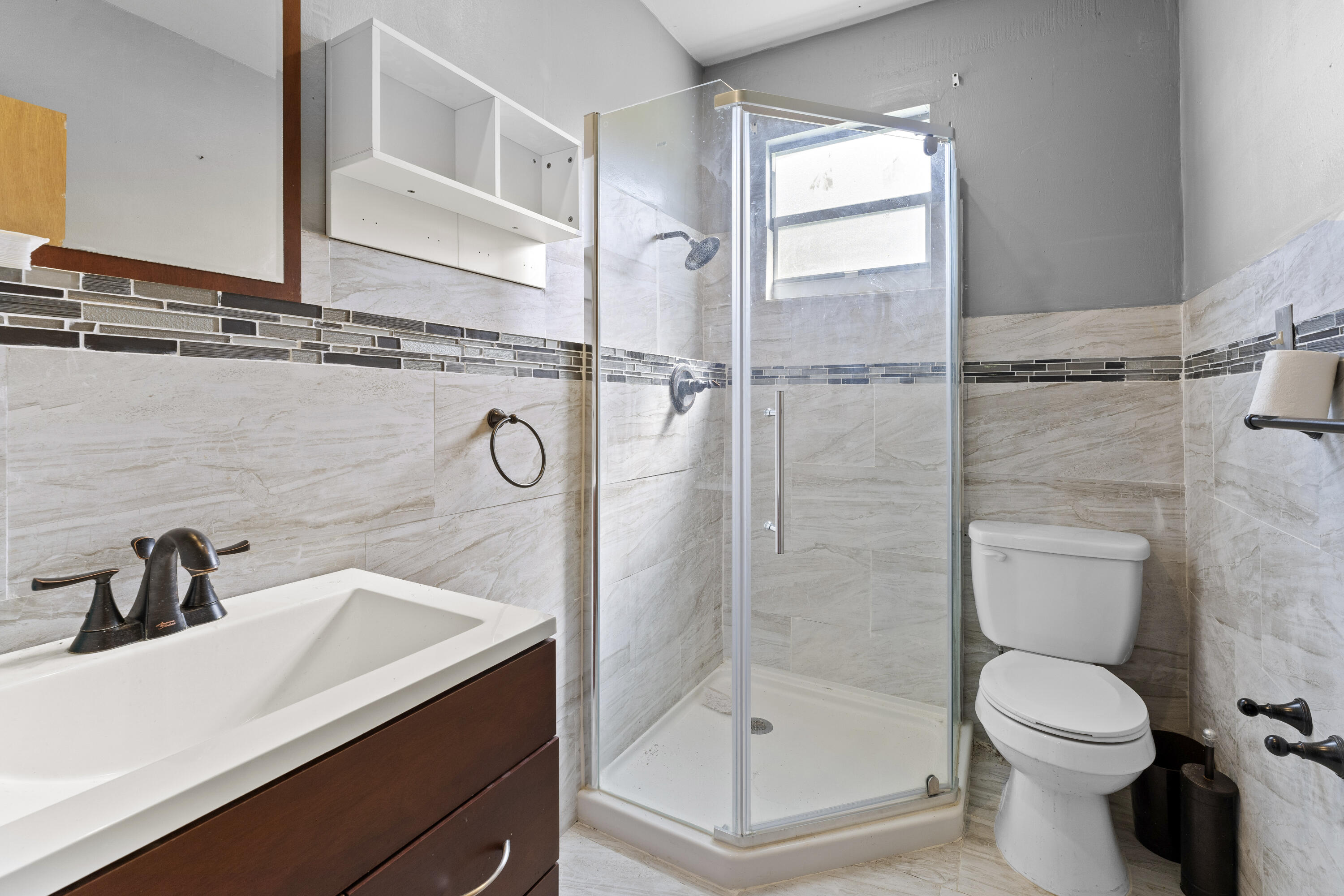 1805 C Road Loxahatchee Groves, FL 33470 - Photo 26 of 35 Guest House Bath