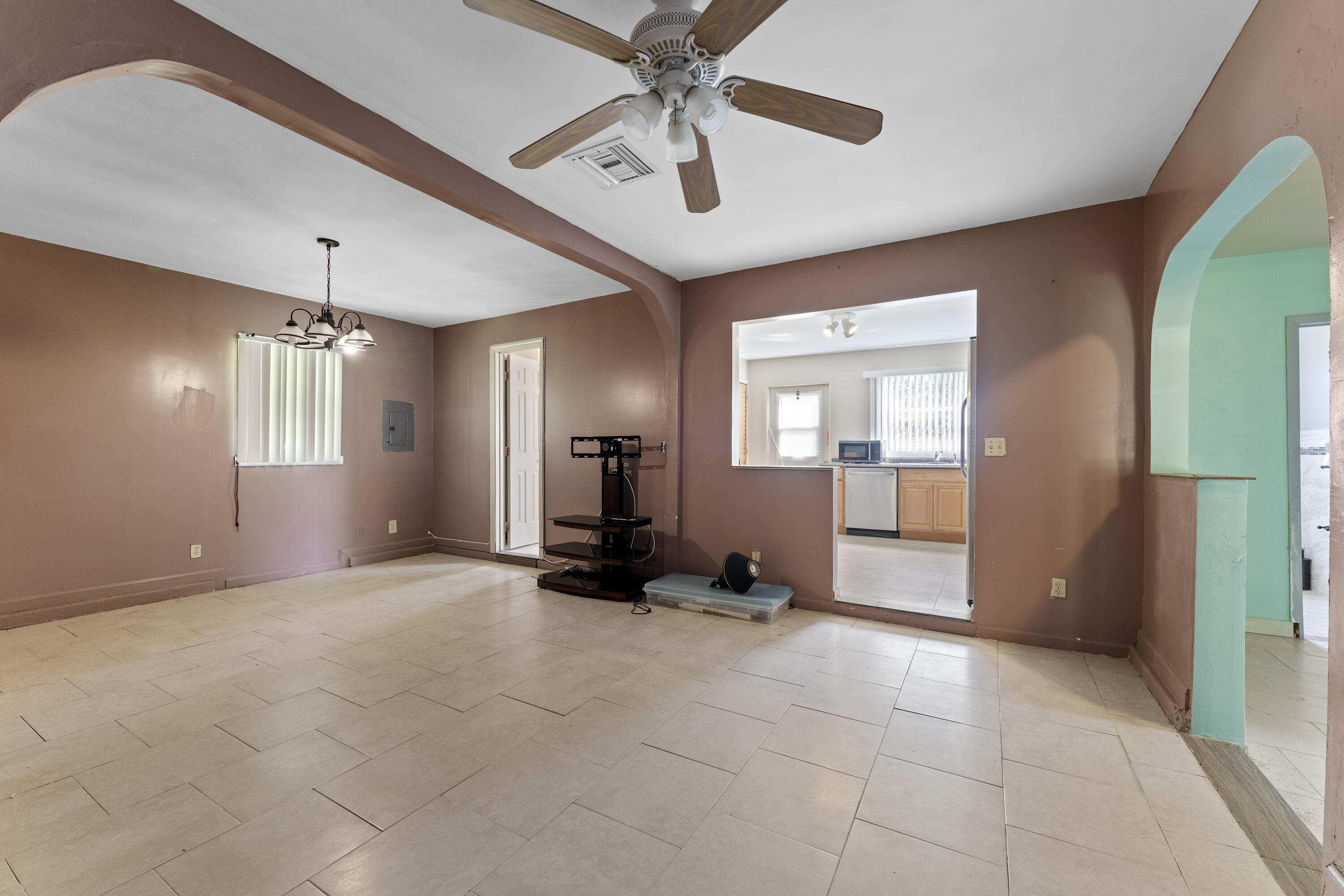 1805 C Road Loxahatchee Groves, FL 33470 - Photo 27 of 35 Guest House- LR