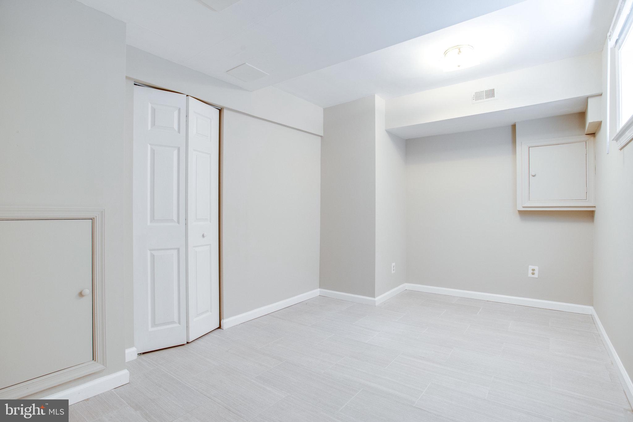 8500 Brook Road McLean, VA 22102 - Photo 38 of 44 a view of an empty room