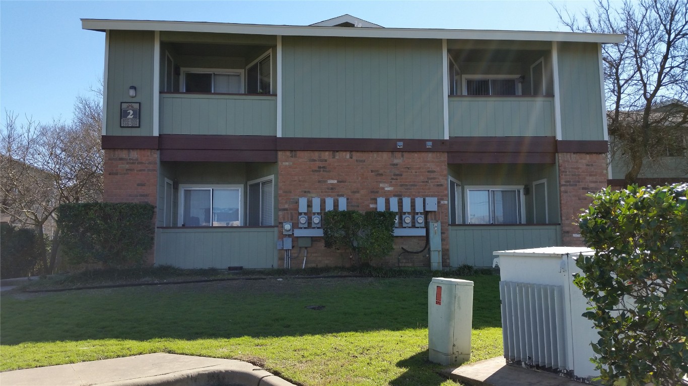 6809 West Gate Boulevard, Unit 203 Austin, TX 78745 - Photo 3 of 12 View of apartment building / complex