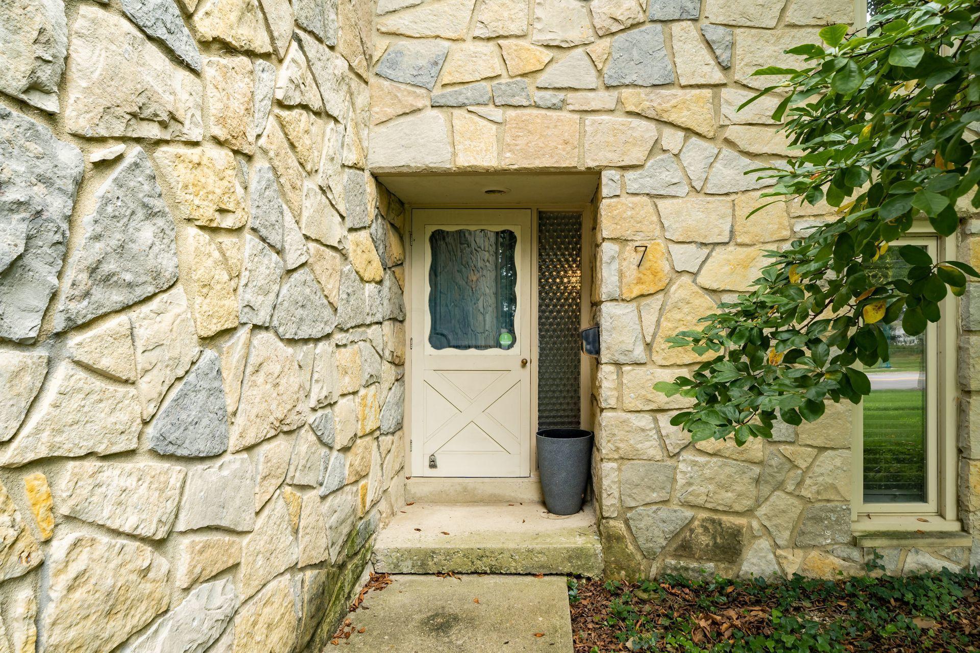 3600 Reed Road, Unit 7 Columbus, OH 43220 - Photo 17 of 20 003_1a-4c664dc3a2f7_j reed004