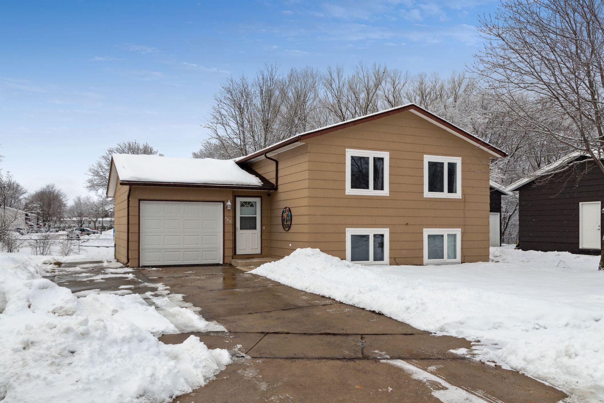 947 West Village Circle Rochester, MN 55904 - Photo 1 of 1 Gallery Image 1