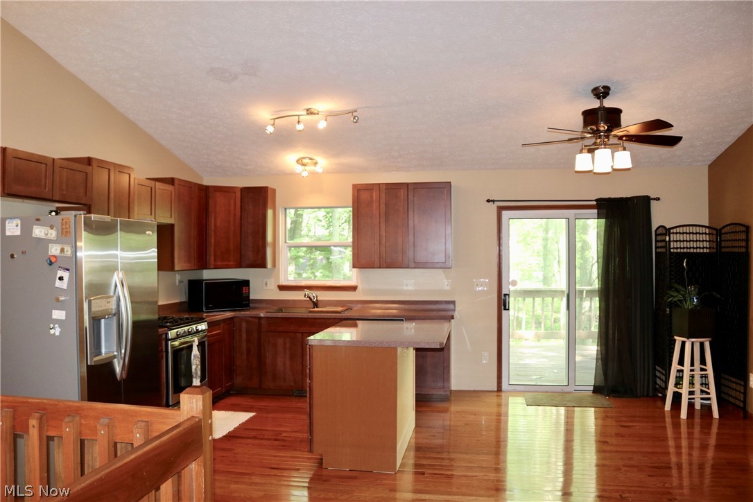 6325 Ridgeview Boulevard North Ridgeville, OH 44039 - Photo 5 of 17