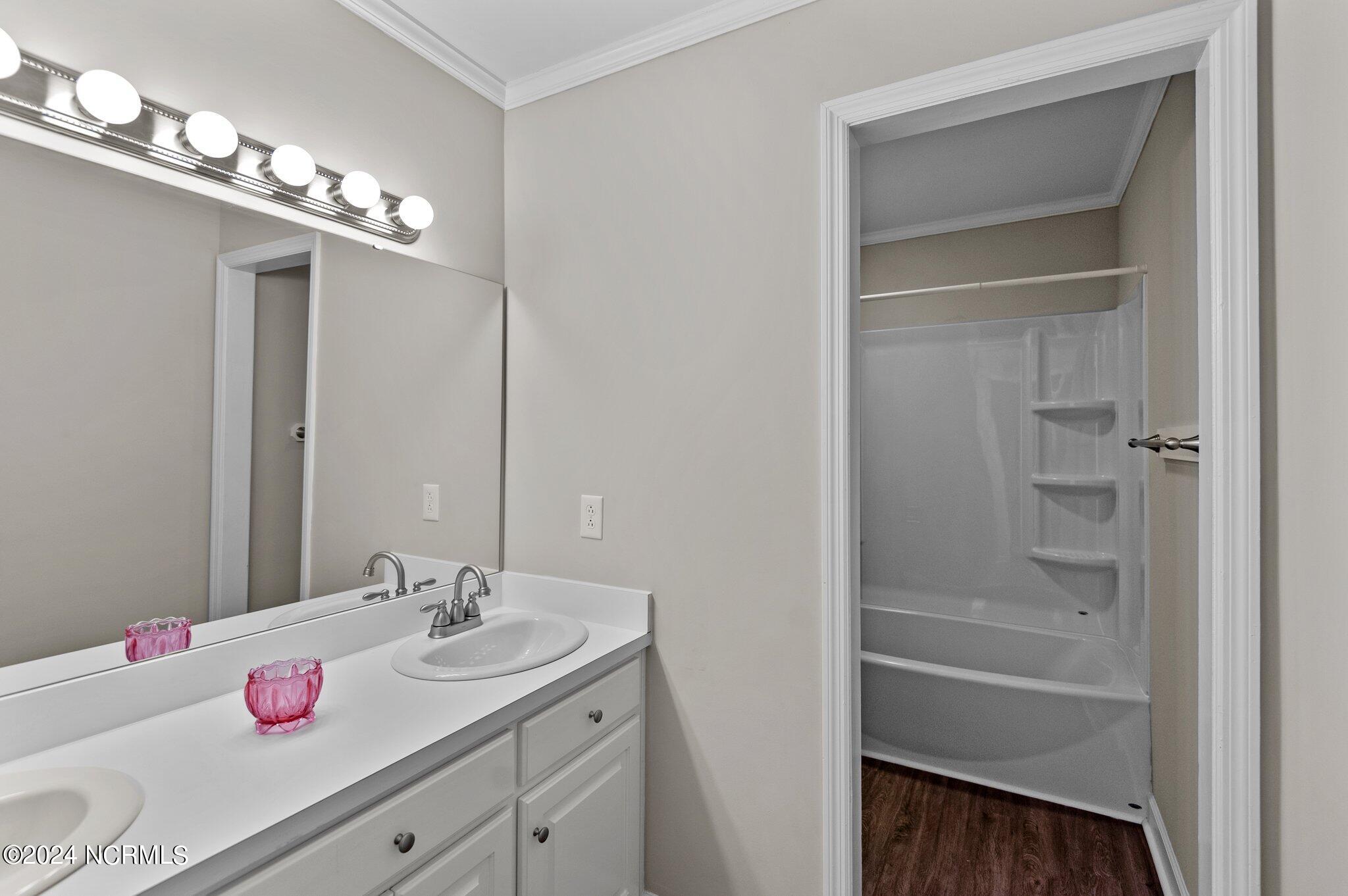 405 Rockledge Road New Bern, NC 28562 - Photo 20 of 35 Owners' Ensuite