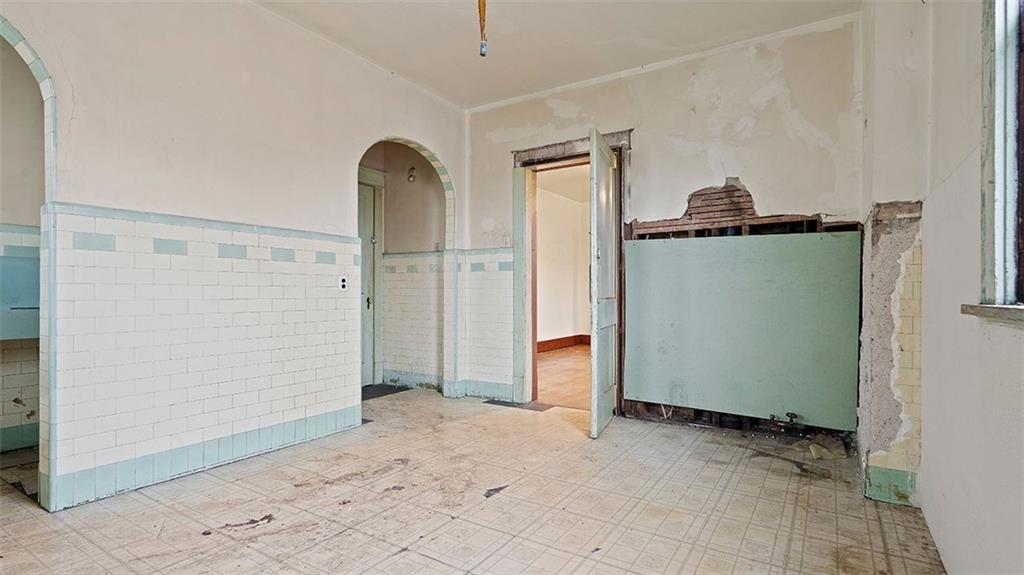 315 Catherine Street McKees Rocks, PA 15136 - Photo 24 of 38 an empty room with closet