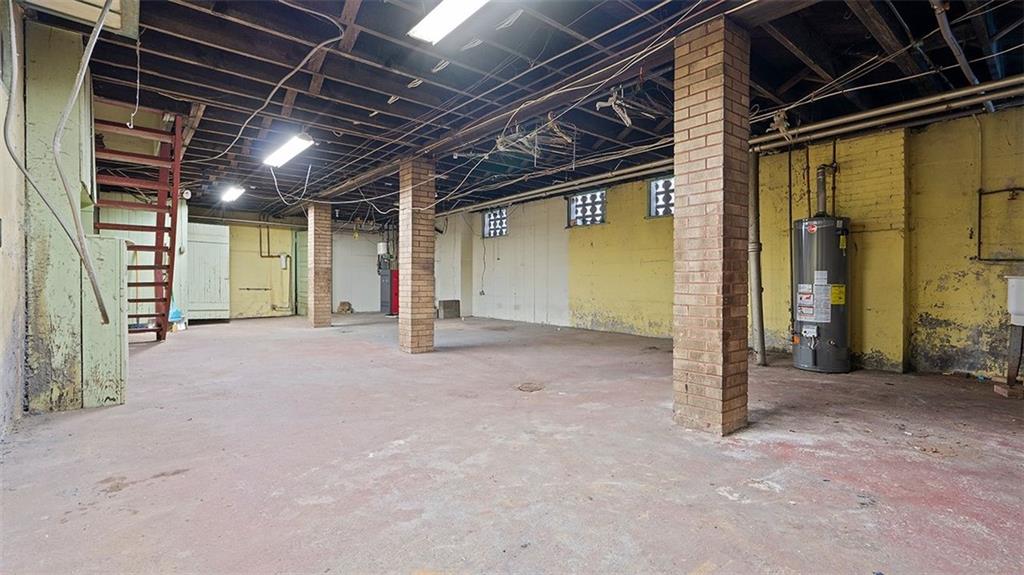 315 Catherine Street McKees Rocks, PA 15136 - Photo 33 of 38 a view of empty room with wooden walls