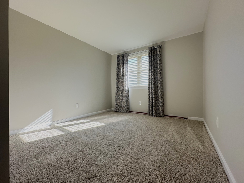 8 Jacques Lane Gloucester, MA 01930 - Photo 18 of 36 an empty room with closet