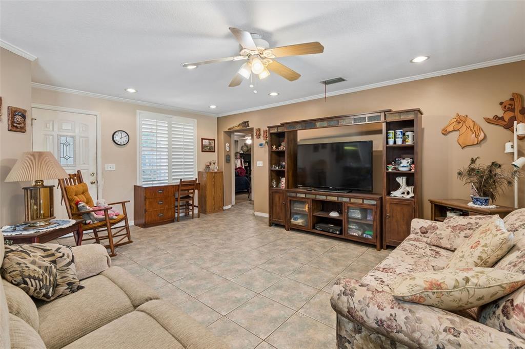212 Crystal Lake Road Lutz, FL 33548 - Photo 5 of 25