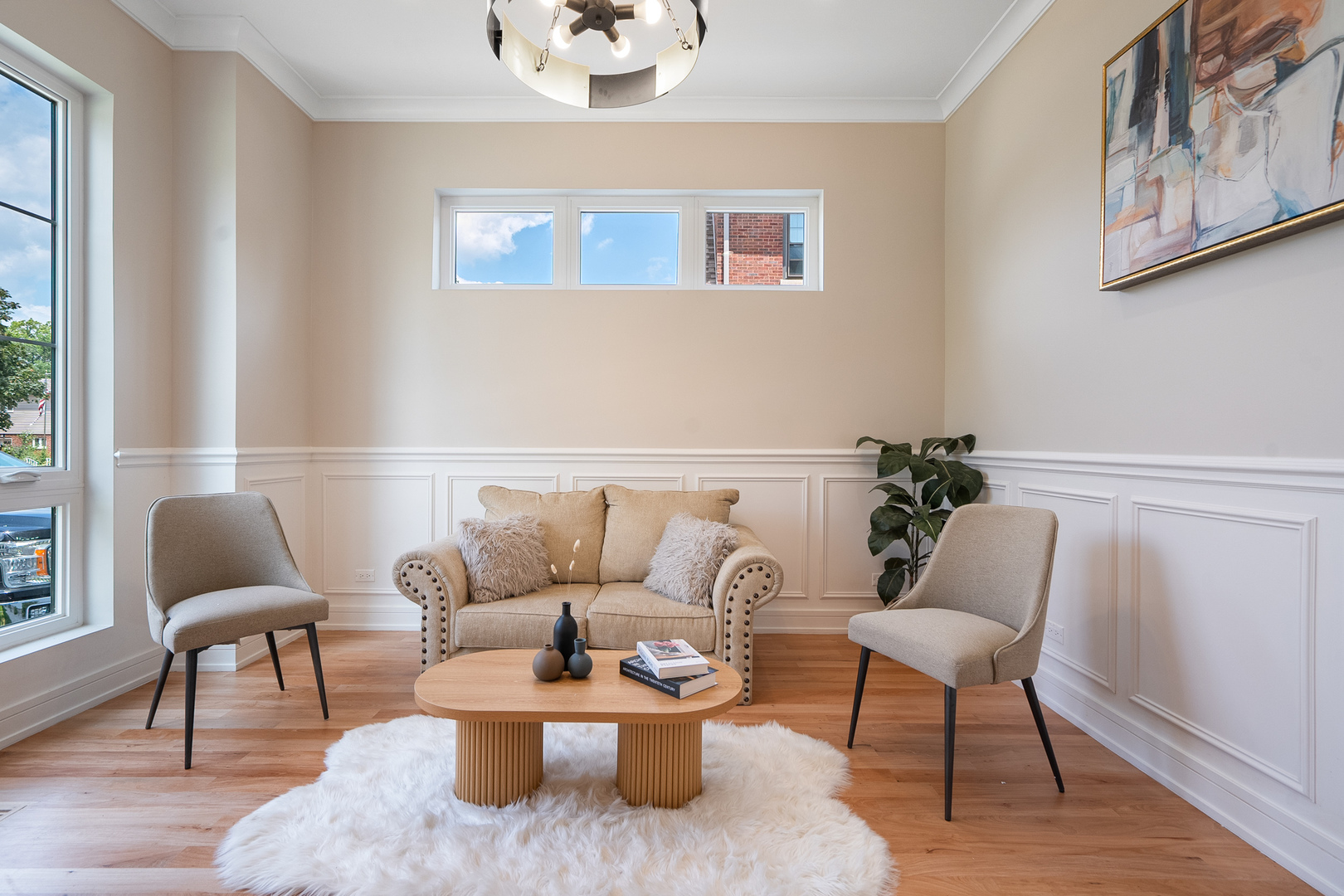1705 South Prospect Avenue Park Ridge, IL 60068 - Photo 13 of 42 a living room with furniture and a potted plant