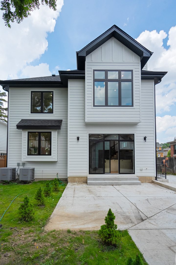 1705 South Prospect Avenue Park Ridge, IL 60068 - Photo 38 of 42 a front view of a house with garden