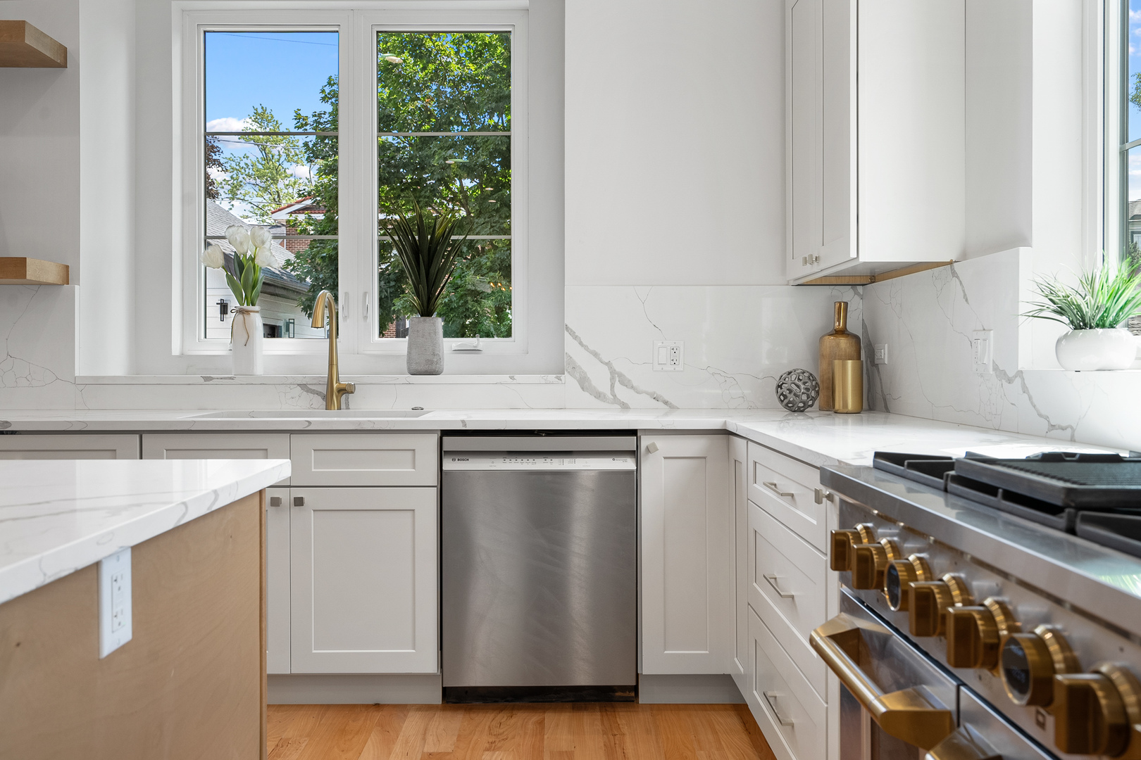 1705 South Prospect Avenue Park Ridge, IL 60068 - Photo 8 of 42 a kitchen with appliances cabinets and a sink