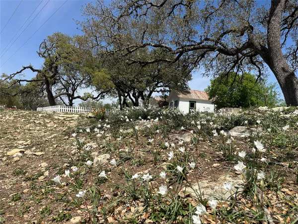 $665,000 | 543 Narrows Road, Blanco, TX 78606