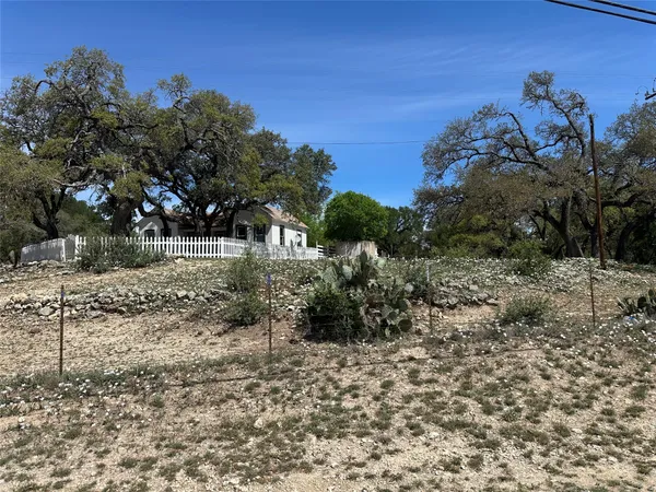 $665,000 | 543 Narrows Road, Blanco, TX 78606
