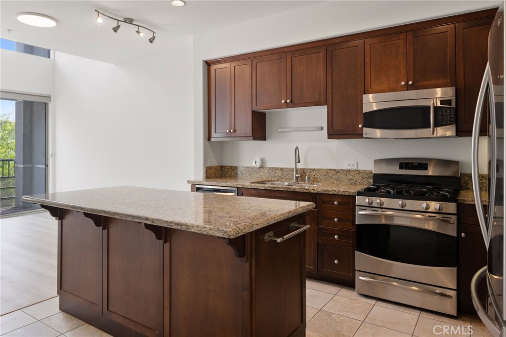 629 Traction Avenue, Unit 241 Los Angeles, CA 90013 - Photo 7 of 31