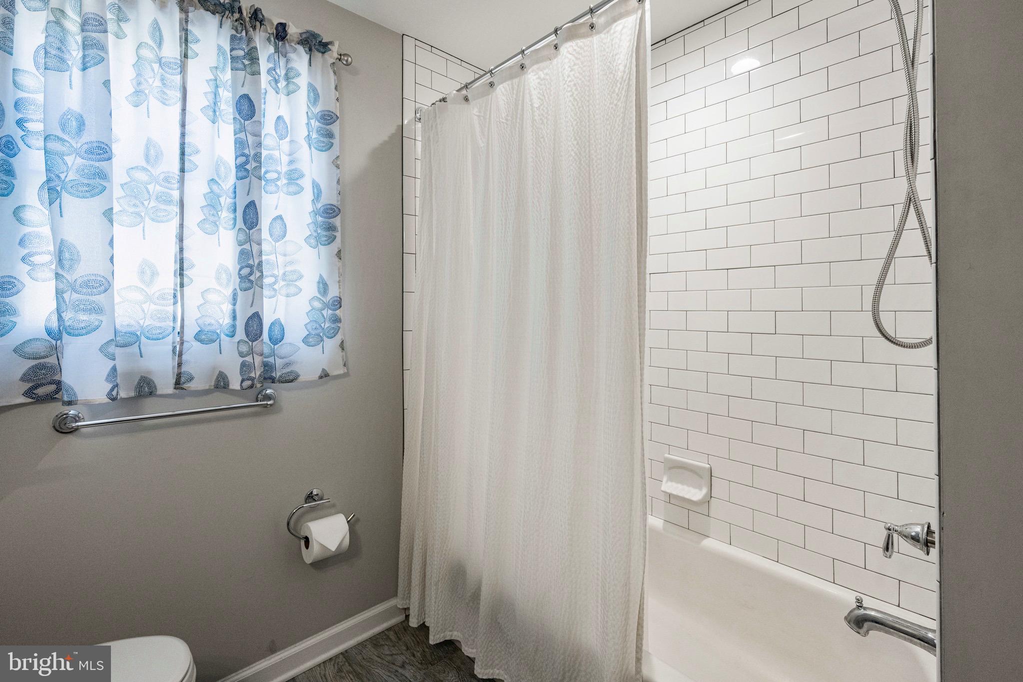 1002 Chapel Road New Windsor, MD 21776 - Photo 18 of 51 Main Level Bath